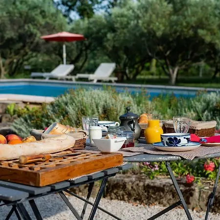 Mas De L'arrivette B&B